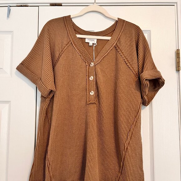 Chic Soul Mocha Top - Picture 4 of 4